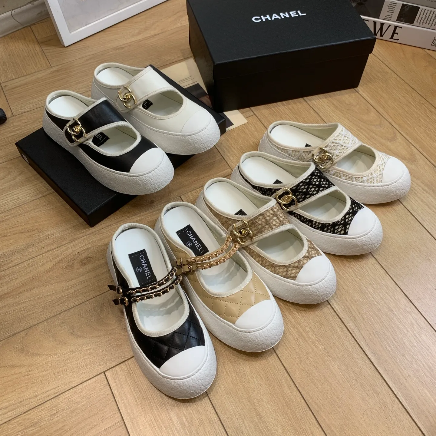 👟👟Ex-factory price 540👟👟 🍀Chanel Chanel 24P Xiaoxiang's latest hot style big-toe shoes, doll shoes, casual sports shoes, white shoes, loafers Xiaoxiang's big-toe shoes this season are cool and cute. The toe and lace surface are eye-catching. The sense of elegance in casual is overwhelming. The classic design with metal round buckle is particularly eye-catching. The flat design is extremely comfortable. Daily matching, a must-have tool for looking cool when going out on the street. Fabric: Original lambskin ➕ double chain. Lining: original cloth. Foot pads: sheepskin. Sole: original molded non-slip TPU outsole. Sole thickness: 3.5CM. Size: 35-41 (40 41 customized) 👉
